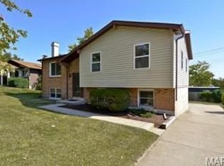 11966 Roseview Ln, Saint Louis, MO 63138