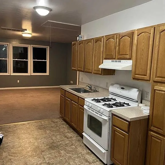 154 Maple Ave #2 — Photo 3