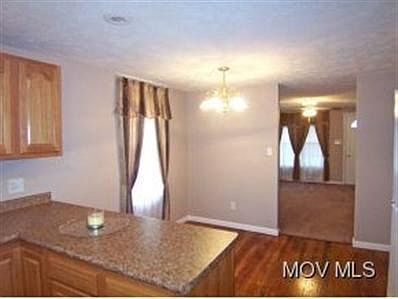 5th image of 836 Fairview Ave