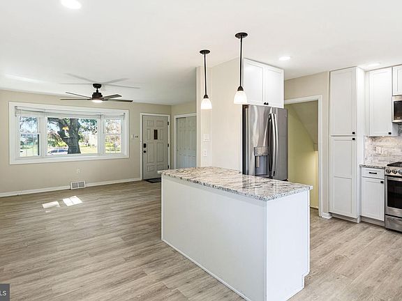 5th image of 234 Arundel Ave