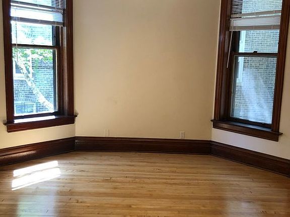 5th image of 1108 N Damen Ave #1