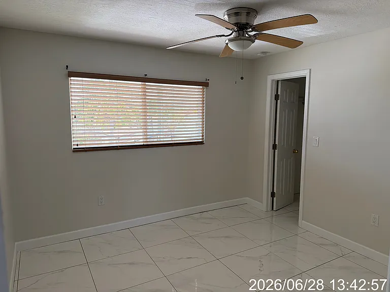 101 E 51st Pl — Photo 30