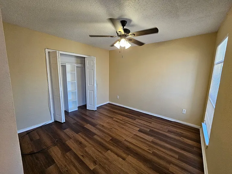 1400 Darr St #B — Photo 20