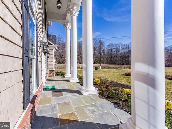 3rd image of 8 Sweet William Dr