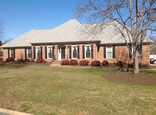 17 Meadowsweet Ln, Greenville, SC 29615