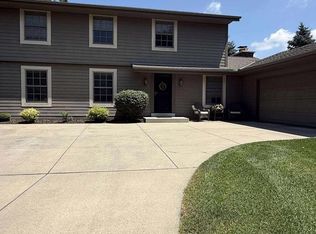 2316 Ramshead Ct N, Waukesha, WI 53188