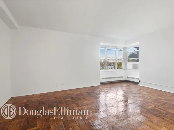 477 Fdr Drive image 1 of 10