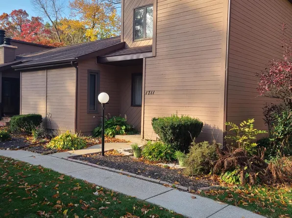 1711 Earthstone Dr, Valparaiso, IN 46383