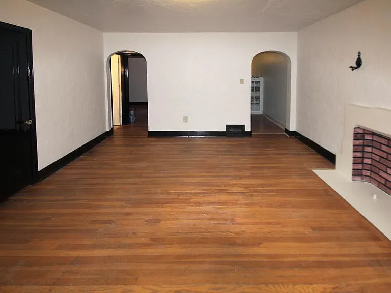 7915 Saint Lawrence Ave #3 — Photo 4