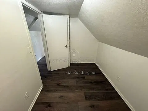 2 bed, 1.0 bath, $845 — Photo 3