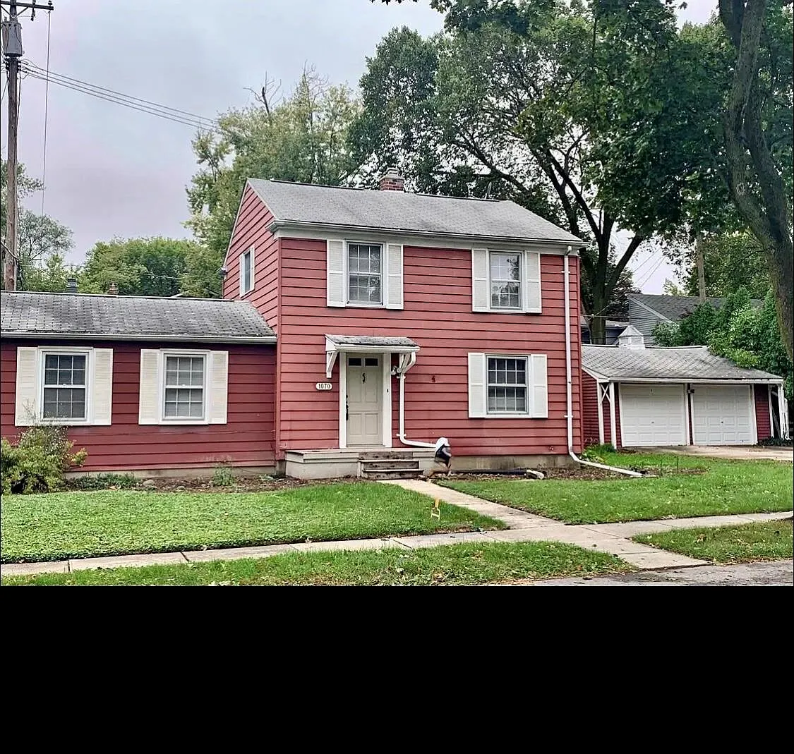 1070 Lincoln Ct photo 1