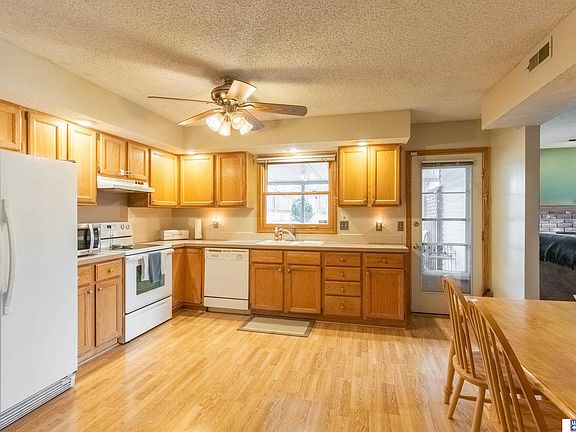 5th image of 7940 Bancroft Ave
