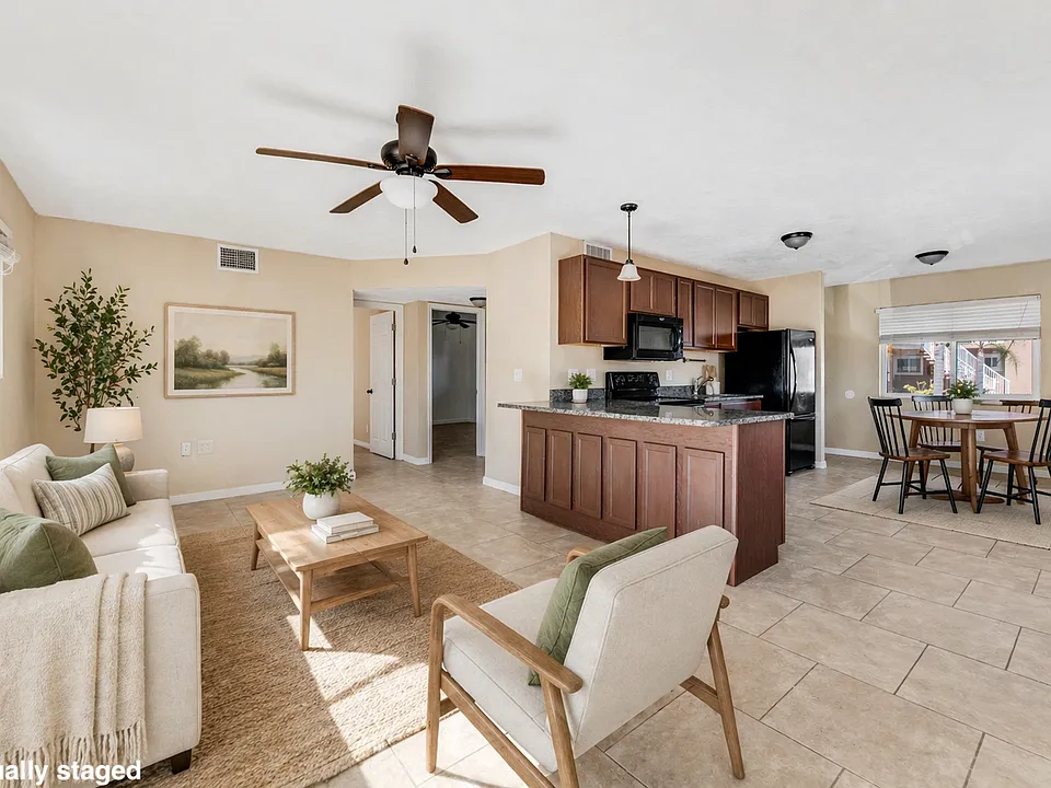 2525 N Oleander Ave #203