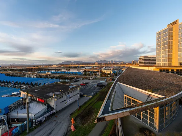 3333 Corvette Way #808, Richmond, BC V6X 0E3