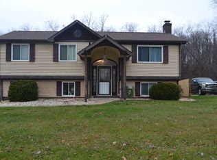 1024 Barnsley Dr, South Park, PA 15129