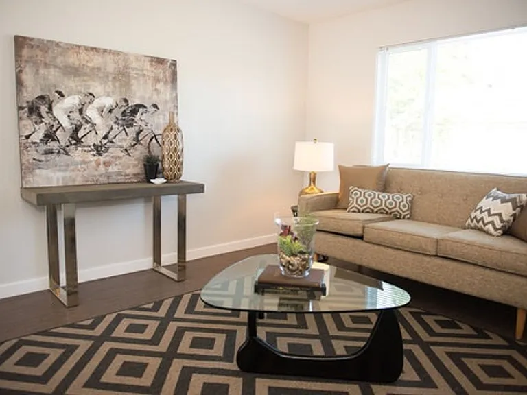587 N Rosa Parks Way #6 — Photo 7