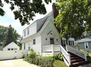 1606 Prairie St, Essexville, MI