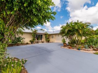 126 Debron Dr, Naples, FL 34112