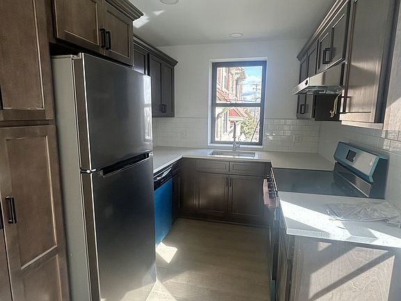 2nd image of 5631 Phillips Ave APT 3