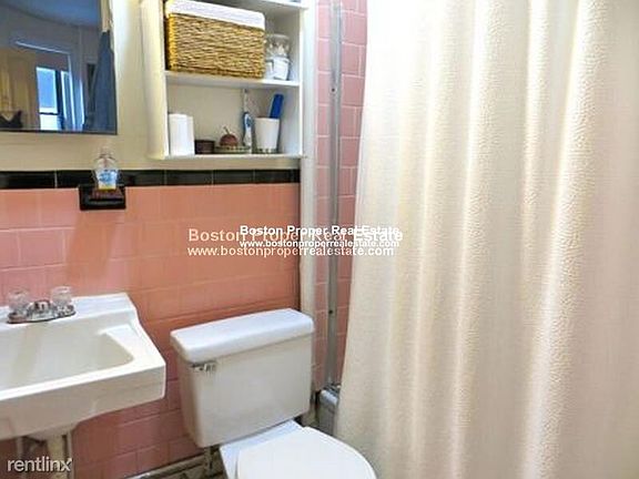 110 Newbury #2R Boston - Back Bay Unit Photo 4