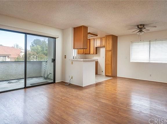3rd image of 23548 Newhall Ave APT 1