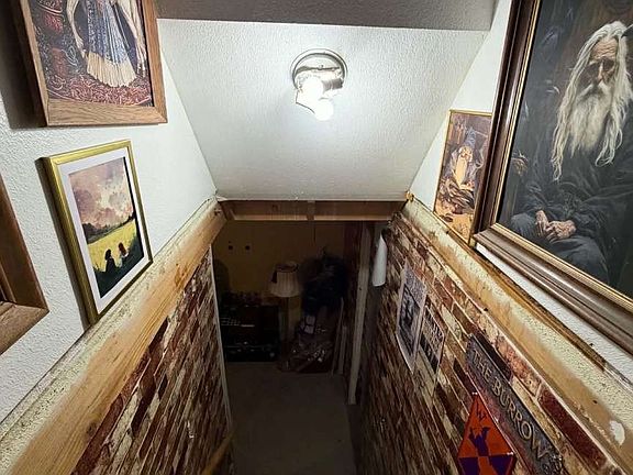 5th image of 206 SE Kirk Ave