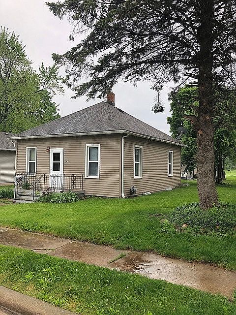 1st image of 417 E 1st St