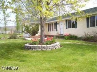 751 E Huntzinger Rd, Selah, WA 98942
