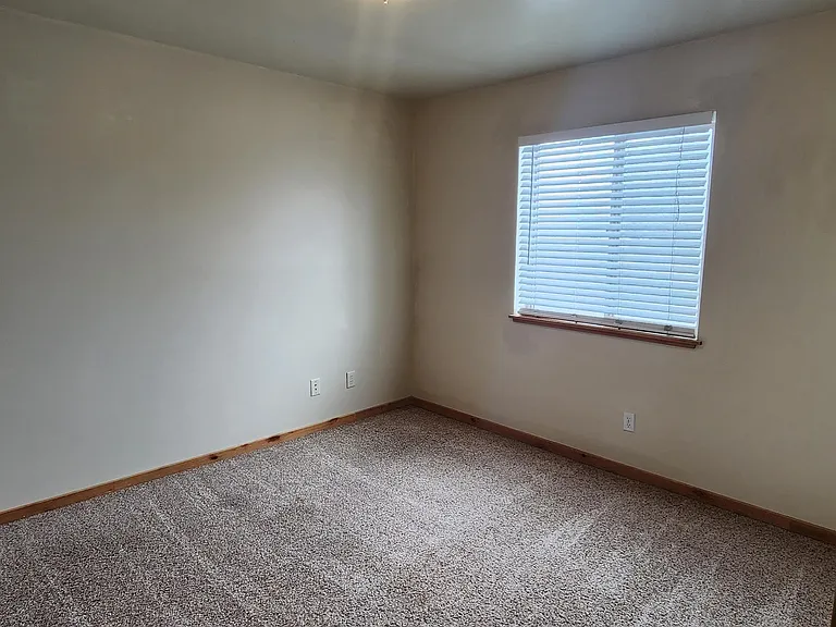 81 10th St #3-1 — Photo 9