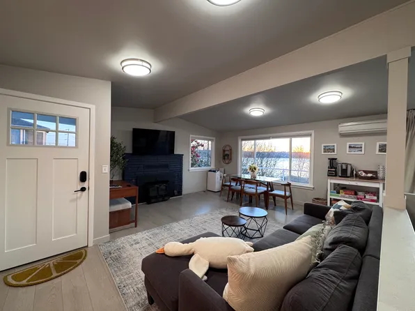 3004 Lake Washington Blvd N, Renton, WA 98056