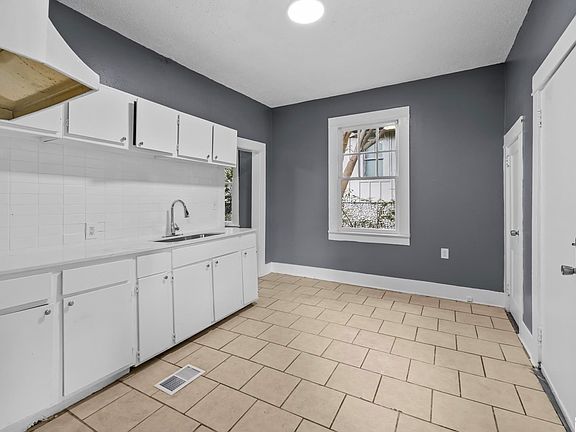 3rd image of 963 3rd St W