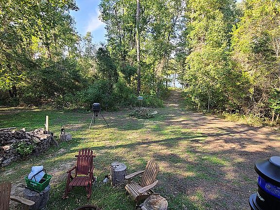 5th image of 1110 Lakeside Dr
