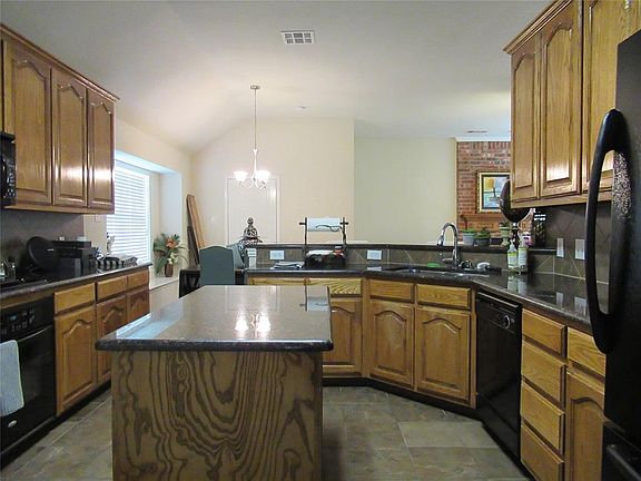 5th image of 11282 Bakersfield Dr