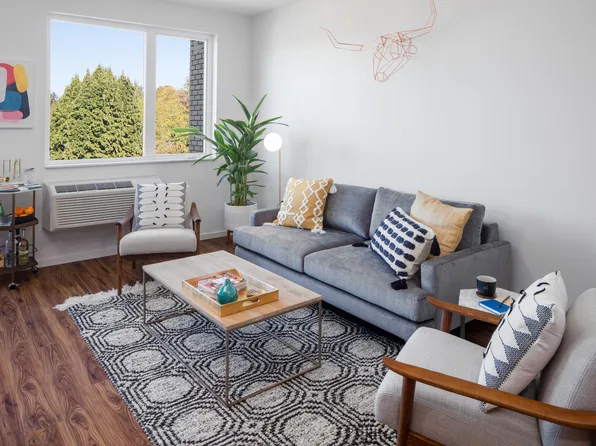 The Marilyn, 2390 SE Hawthorne Blvd #404, Portland, OR 97214