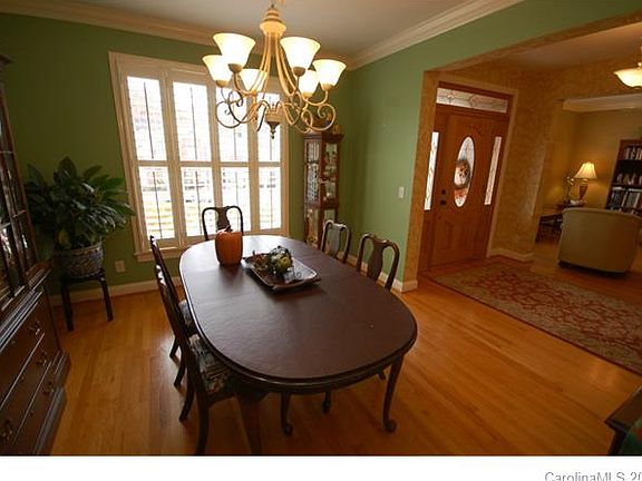 5th image of 2872 Berwick Ln