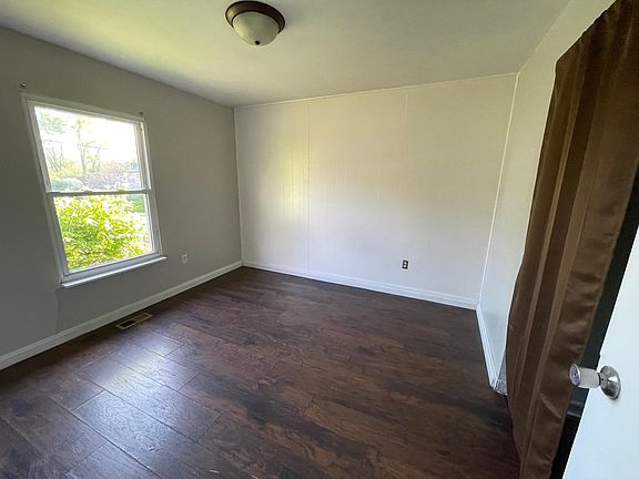 3rd image of 8690 Bobolink Dr