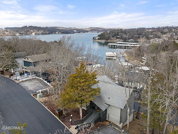3rd image of 361 Moongate Dr