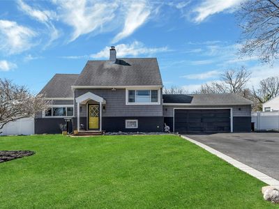 1 Oaktree Lane, Huntington Station, NY, 11746