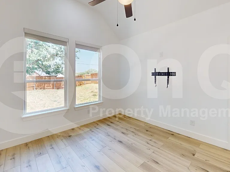 821 Vickie Dr — Photo 13