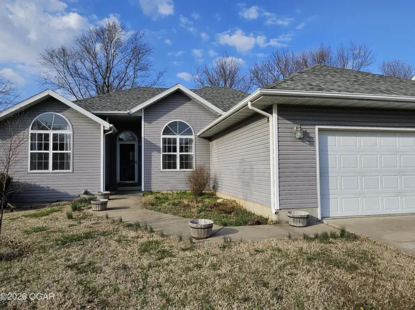 102 Kingsley Dr, Monett, MO 65708