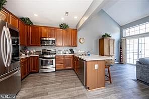 1st image of 612 Churchill Rd