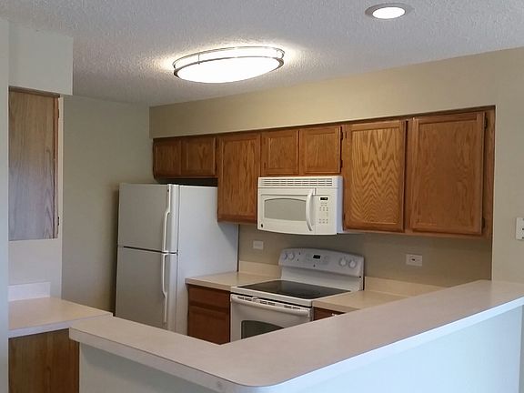 5th image of 708 Superior Ct APT 212