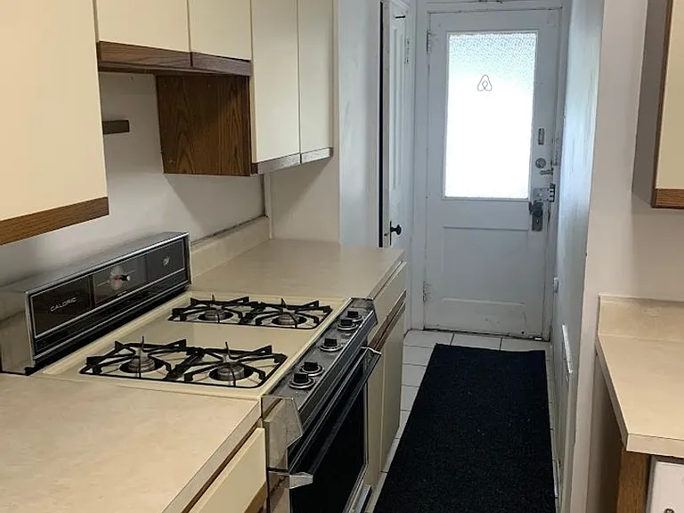 5740 Elmer Street — Photo 13