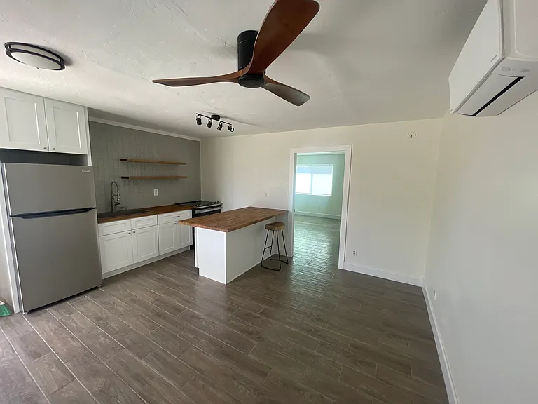 121 W Washington Ave #2 — Photo 6