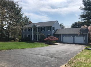 369 Putting Green Rd, Trumbull, CT 06611