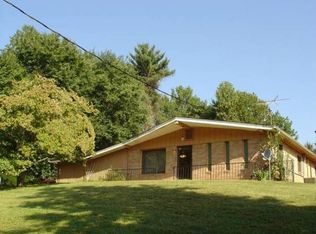 2201 Old Shelby Rd, Hickory, NC 28602