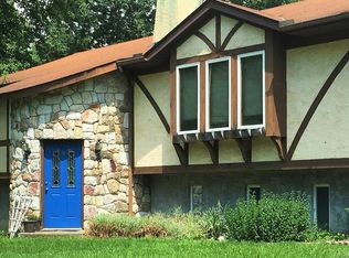 60 Schrempp Ln, Shawangunk, NY 12566