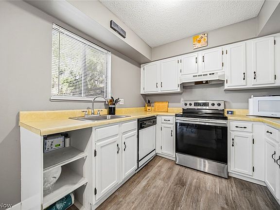 2nd image of 4449 Cushing Ln