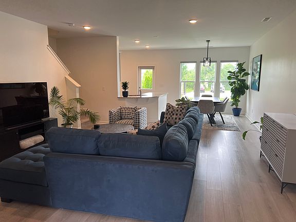 Spacious living room