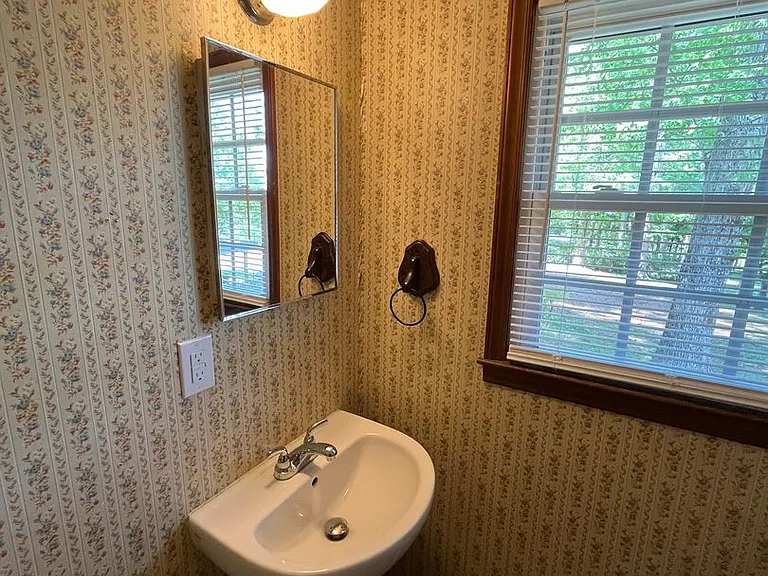 2890 Beta St — Photo 20